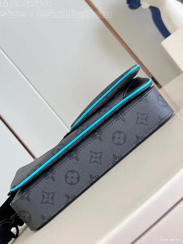 First bag ru VUITTON LOUIS TRIO MESSENGER 0405